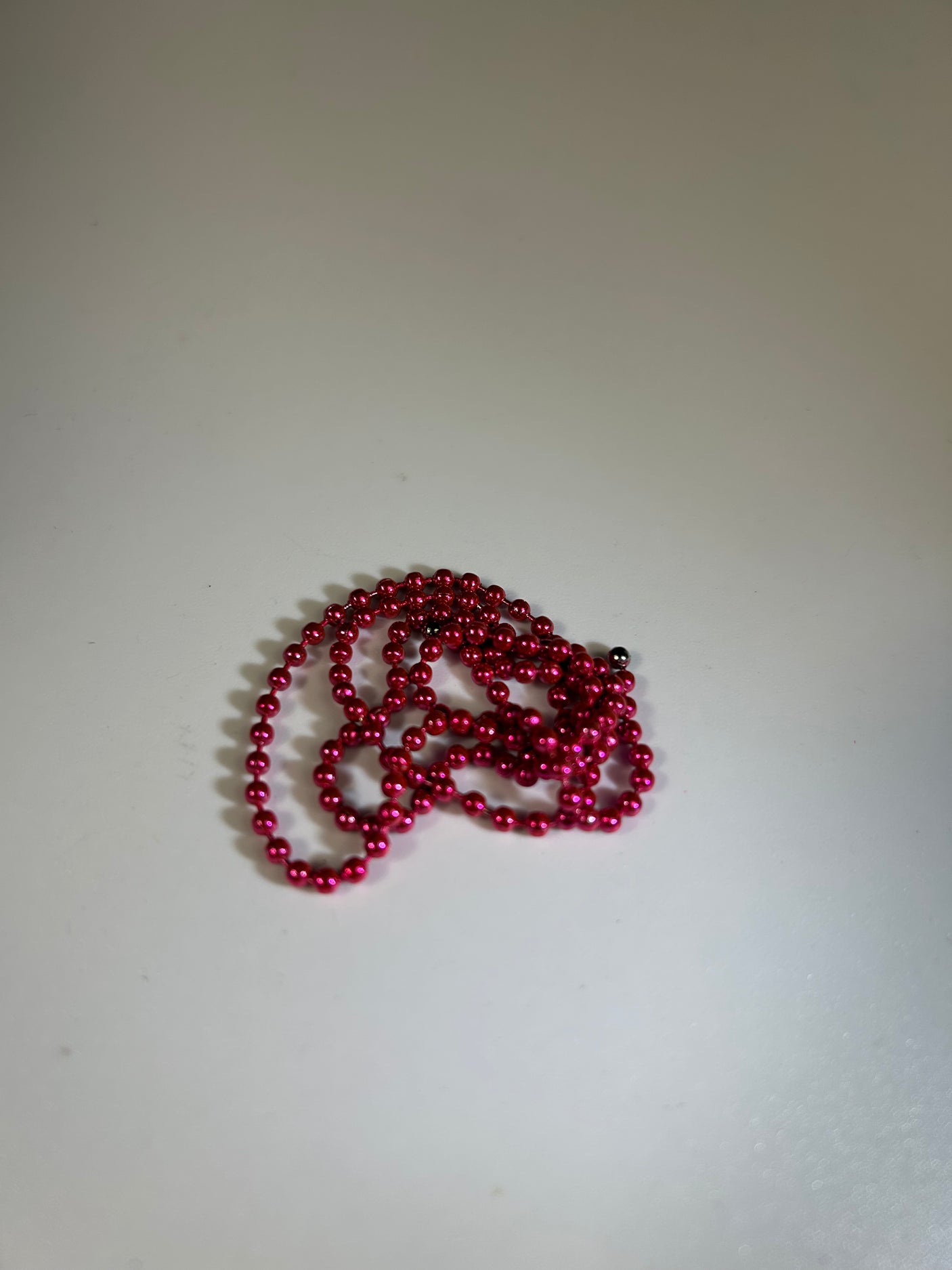 BEAD CHAIN EYES METALLIC SMALL FL.PINK 3/32" - 18"/PKG"