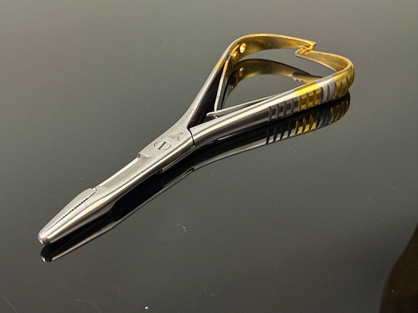 DR SLICK Mitten Scissor Clamp 4 3/4" Gold Straight